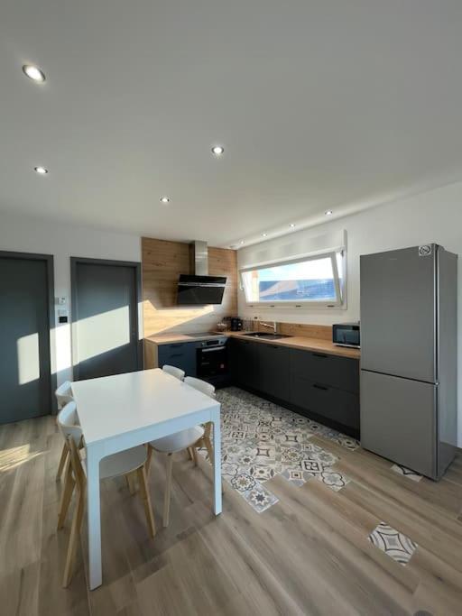 Appartement Climatise Charmes  Ngoại thất bức ảnh