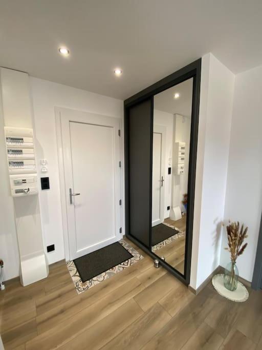 Appartement Climatise Charmes  Ngoại thất bức ảnh